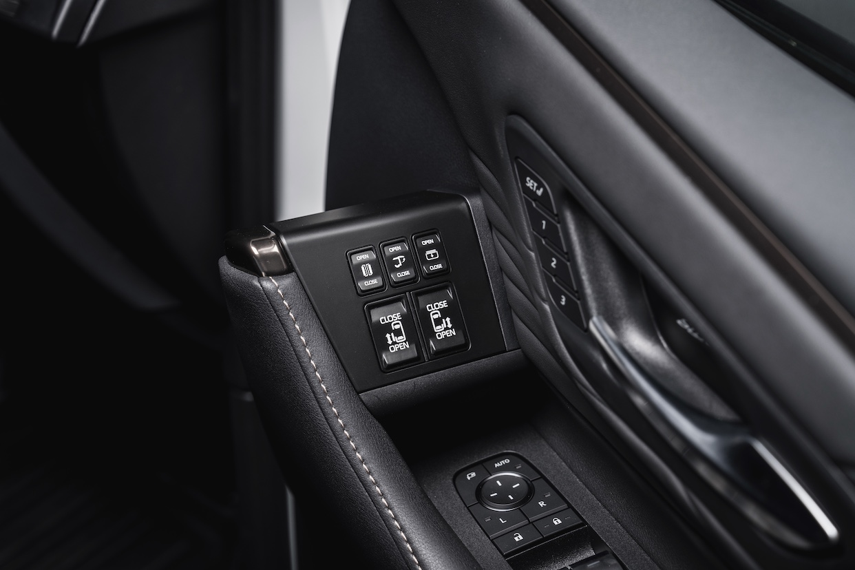 運転席増設ドアスイッチキット